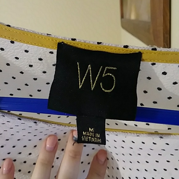 #5 W5 Polka dots blouse with flare sleeves. Size: Medium (M) - Picture 3 of 6
